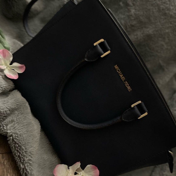 ✨👛MICHEAL KORS SELMA MEDIUM SAFFIANO LEATHER SATCHEL 👛✨ - Picture 9 of 11